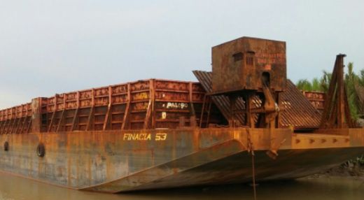 Tongkang BG. Finacia Dihantam Badai, Kemungkinan Bisa Terdampar, Di Perairan Selayar 