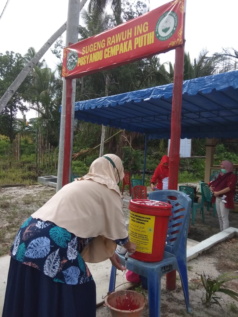 Posyandu Cempaka Putih Desa Kote Rutin Melakukan Imunisasi Bulanan Untuk Balita Dengan Menerapkan Prokes