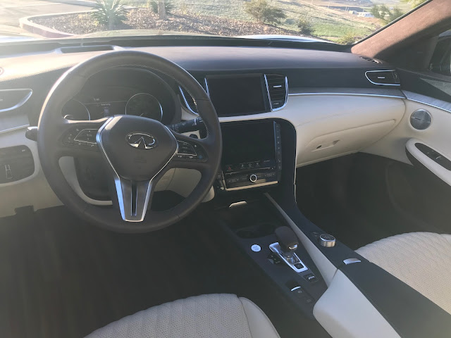 Instrument panel in 2020 Infiniti QX50 Autograph AWD