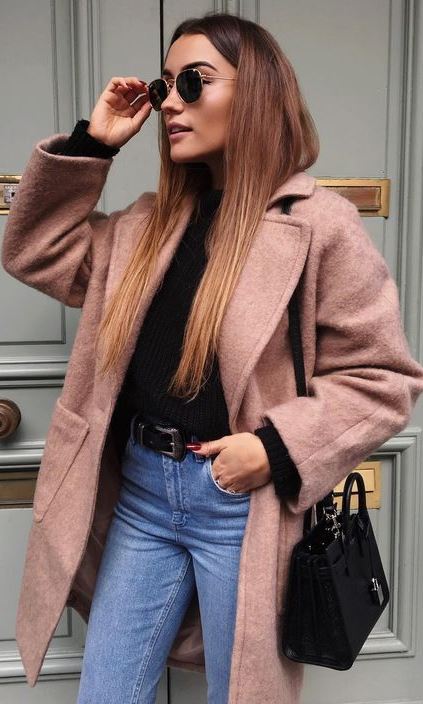 amazing winter outfit / nude cashmere coat + black top + bag + skinnies