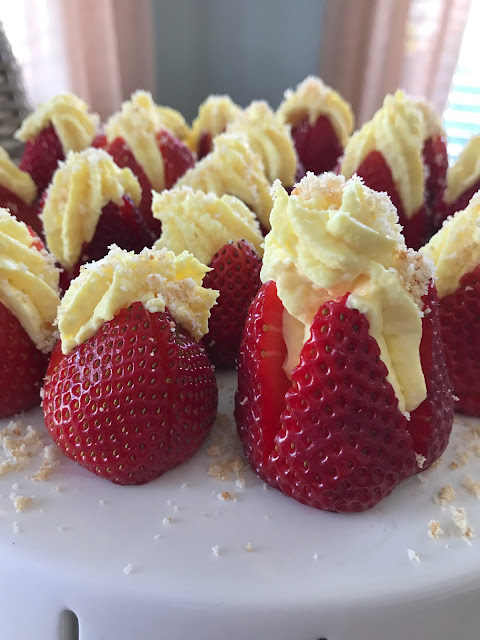 Lemon Cheesecake Stuffed Strawberries