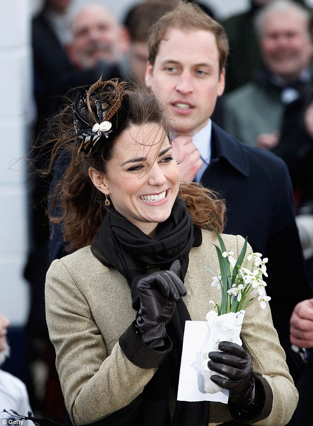 kate middleton leather gloves. Kate Middleton embarked on her