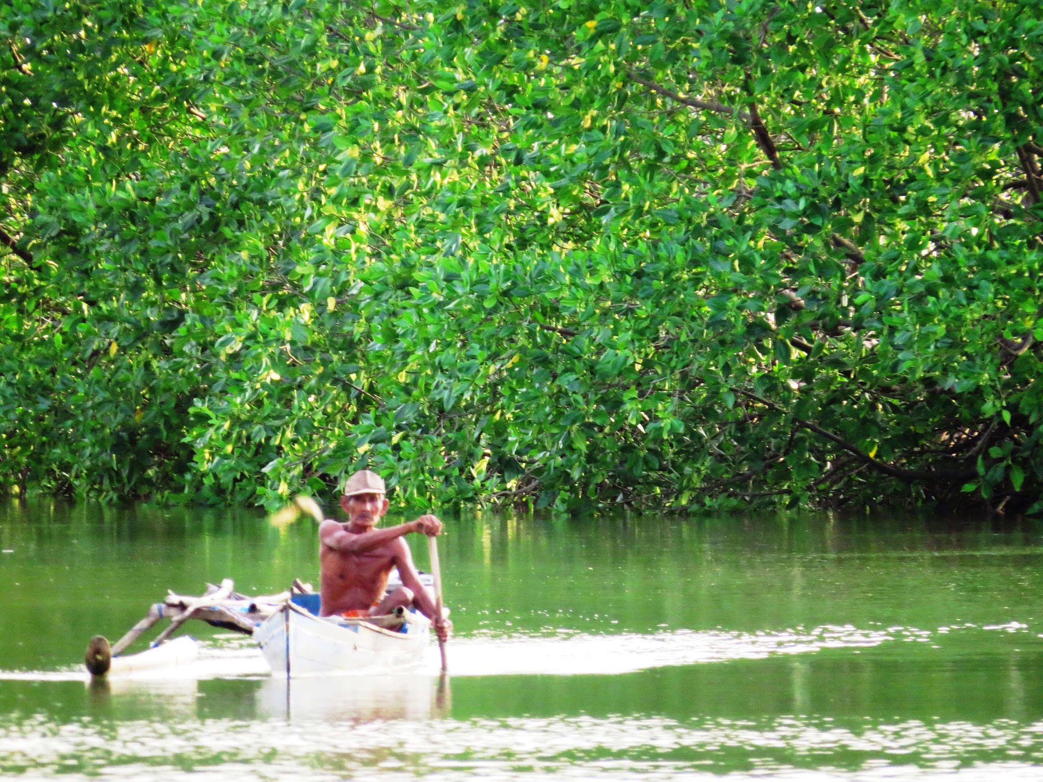 Mendayung Perahu dengan Sisa Tenaga Di Usia Uzur