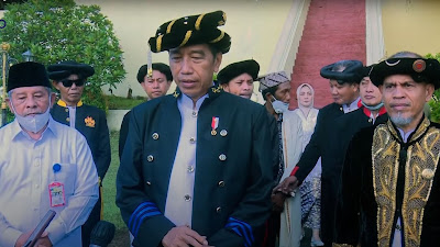 Bermakna Pemimpin Besar, Presiden Jokowi Dianugerahi Gelar Kesultanan Ternate