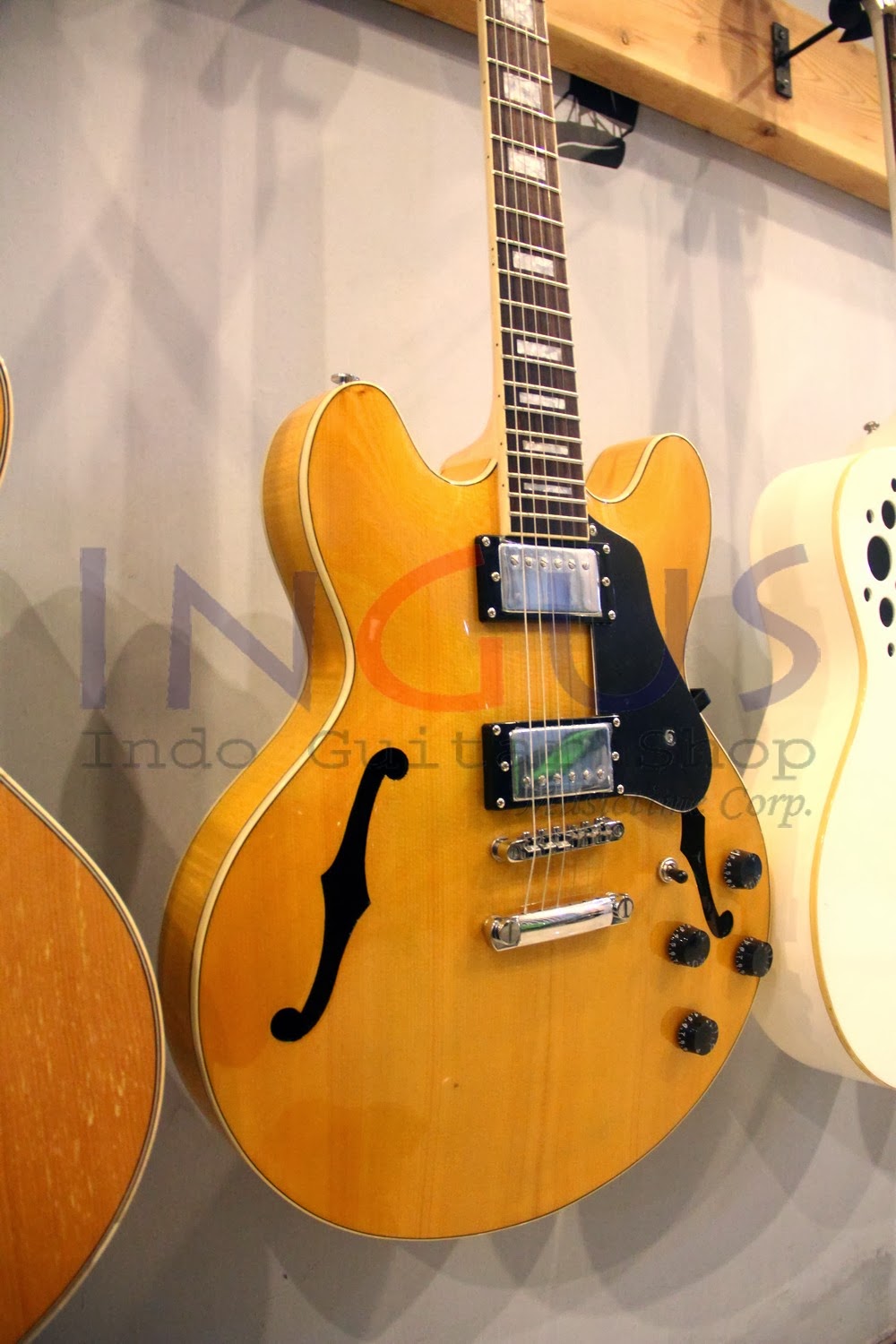 Jual Gitar: Gibson Hollow Body Yellow Custom