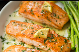 Skillet Seared Salmon with Garlic Lemon Butter Sauce