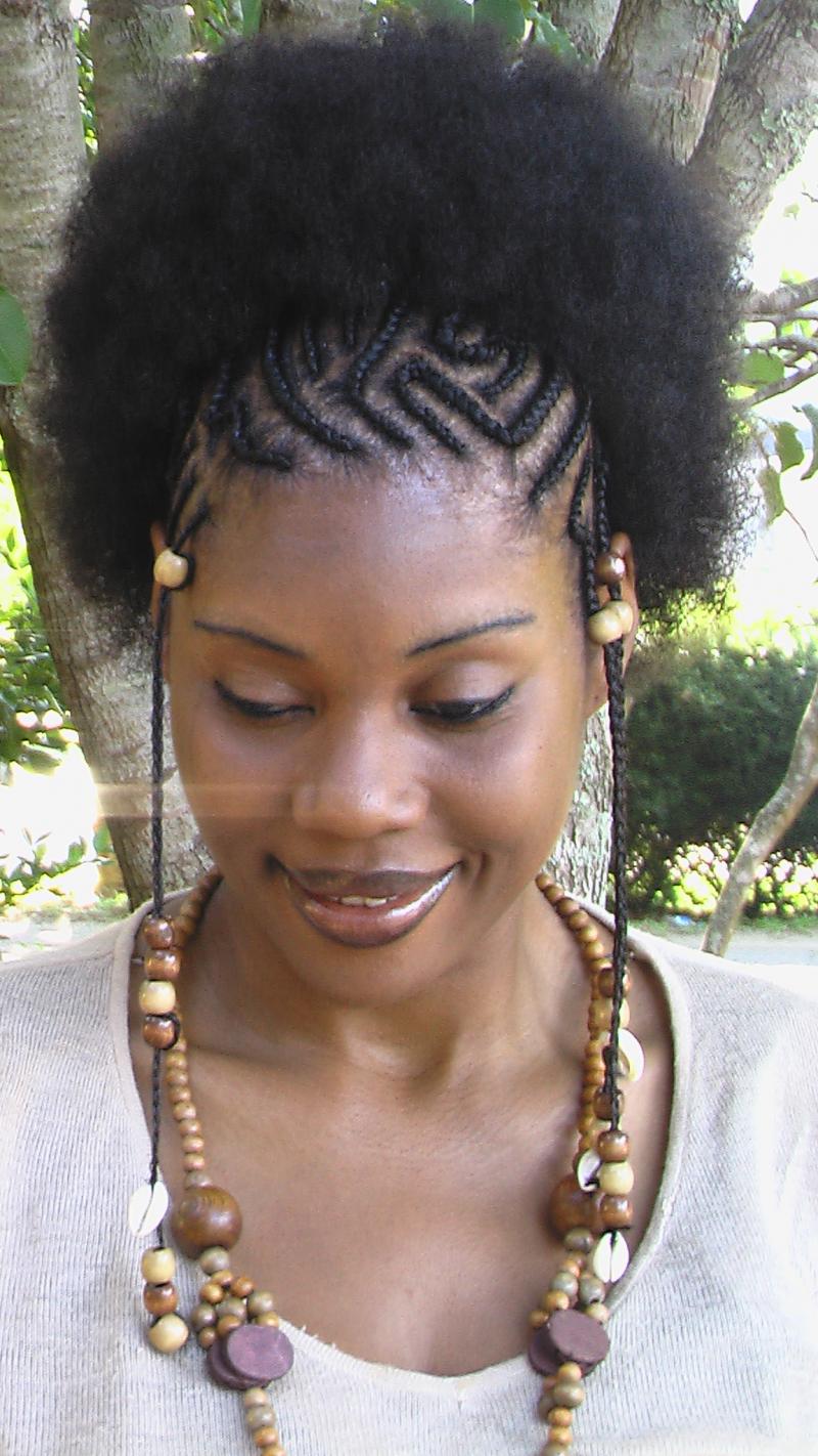 Idées Coiffure Cheveux Afro - 10 jolies coiffures pour cheveux crépus Femme Actuelle
