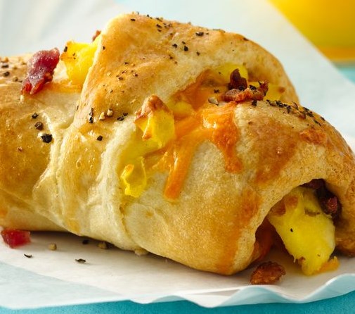 Cheesy Egg and Bacon Crescent Rolls #diet #breakfast