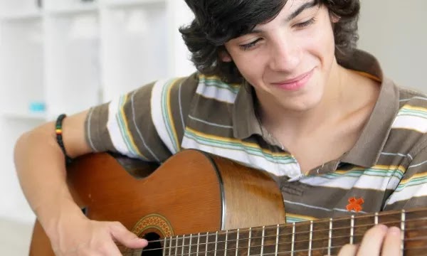 6 TIPS That You Can Do To Improve Your Guitar Playing Skills 