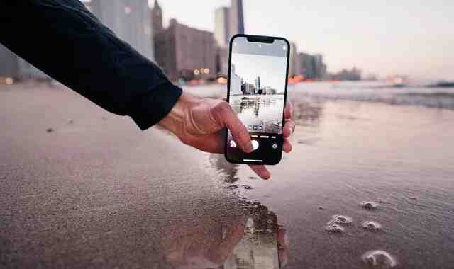 4 tips to help you take professional photos and record videos on iPhone