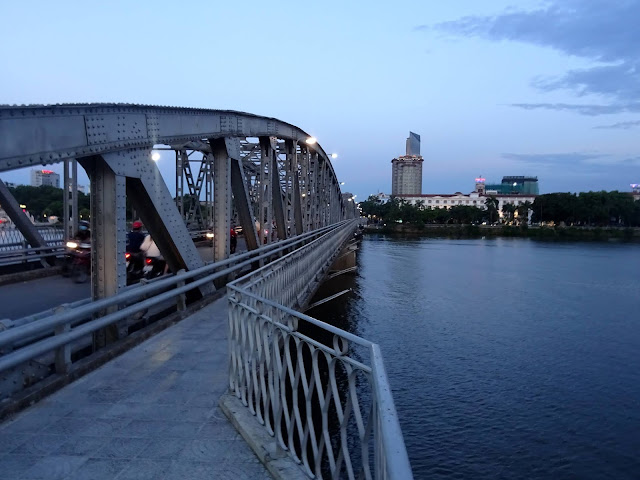 Truong-Tien-Bridge-Hue-Vietnam