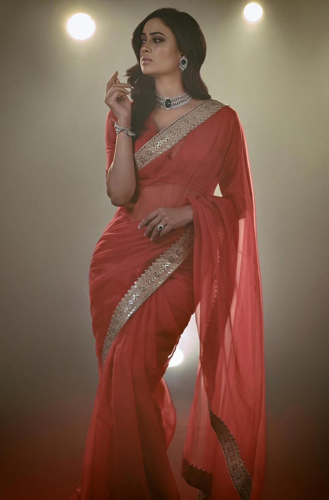 Shweta Tiwari red saree deep neckline blouse hot photoshoot