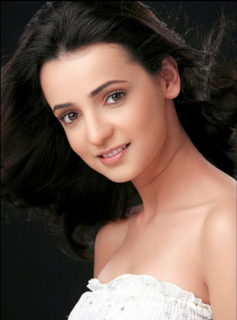 Sanaya Irani HD Wallpapers Free Download