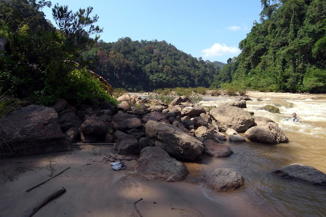 Kuala Tahan - Rapid Shooting Di Sg Tembeling