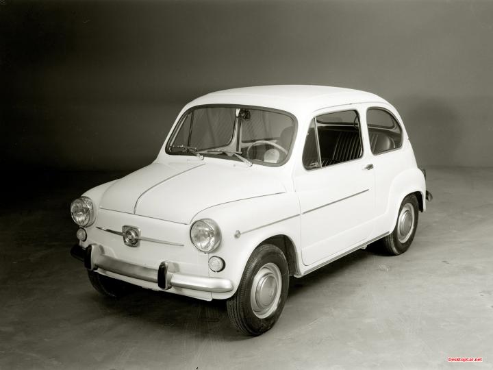 El 27 de junio de 1957 comienza la fabricaci n del Seat 600 en Espa a y