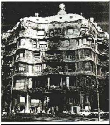 Antonio Gaudi Casa Mila, Bercelona   (Arsitektur Art Nouveau) - 1905