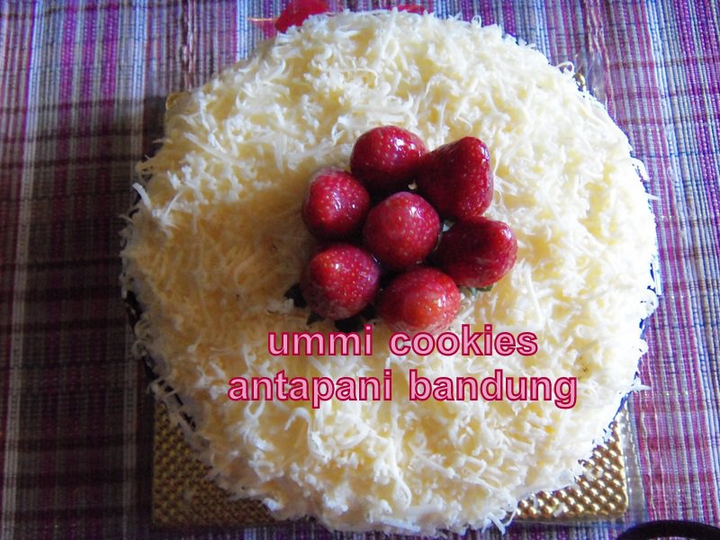 Ummi Cookies Kue Tart Keju Strawberry