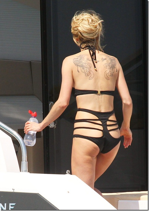 Sarah-Harding-Bikini-Photoshoot-On-Yacht-In-Ibiza-19