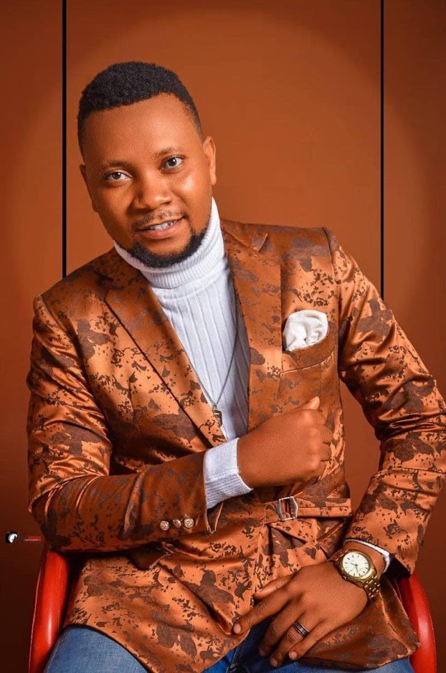 Happy birthday De Deeplomart Wears