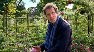 Monty Don's French Gardens -  ep.1 