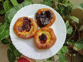 Delectable Danish pastries by Kakes by Karimi, danish, danish pastry, desserts, baked goods, food blog, food review, top food blog, top food blog of Pakistan, food blogger, food tasting, delicious food, pakistani food blog, pakistani food blogger