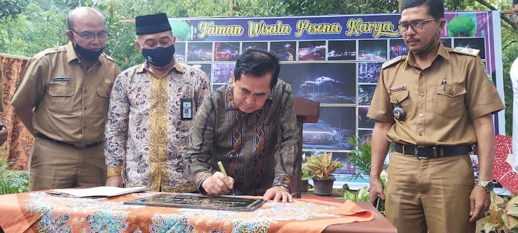 Wali Kota Sungai Penuh AJB Resmikan BUMdes Taman Wisata Pesona Karya Bakti