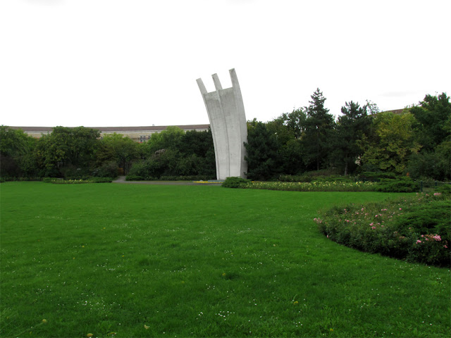 Luftbrückendenkmal, Berlin Airlift Monument by Eduard Ludwig, Platz der Luftbrücke, Berlin