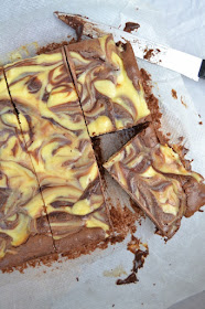 recette de brownie au chocolat et dessins blanc fromage cream cheese