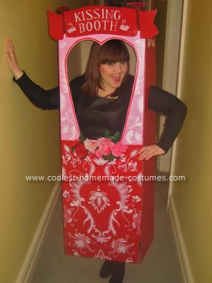 Kissing Booth Costume1