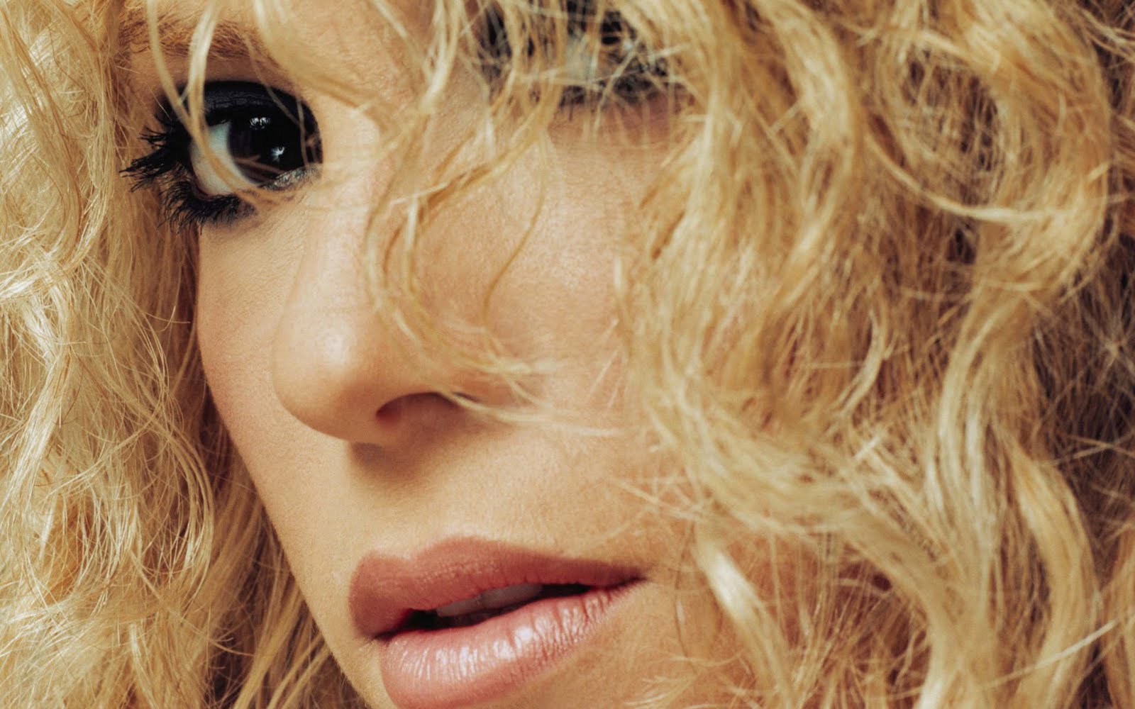 HD Wallpapers Pics: Dannii Minogue hot Wallpapers
