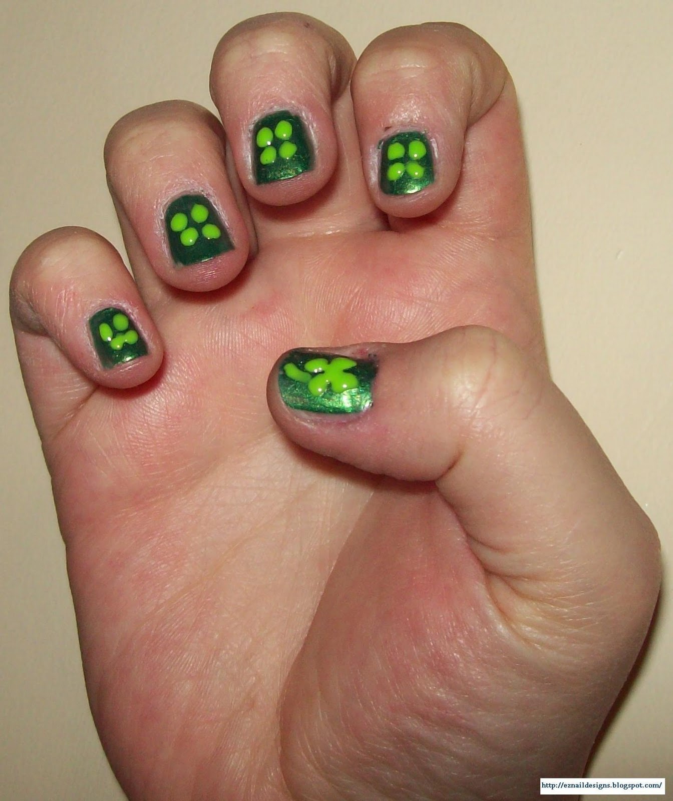 EZ Nail Designs: 4 Leaf Clover Design