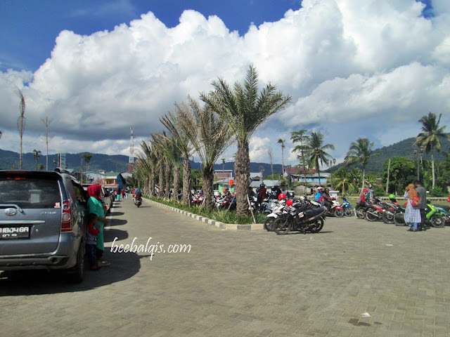 Masjid Terapung Sukadana atau Masjid Oesman Al-Khair Kayong Utara