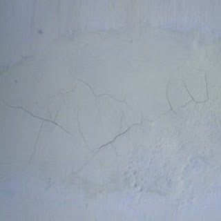  Cara  mengatasiTembok Retak atau pecah rambut pada dinding  