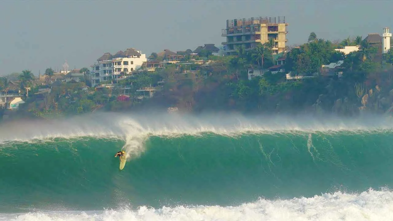 20 FEET Surfing XXL Puerto Escondido  (May 17/18 2023)