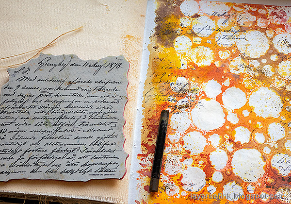 Layers of ink - Inky Resist Circles Art Journal Tutorial by Anna-Karin Evaldsson. Stamp with Simon Says Stamp Old Letter Background.