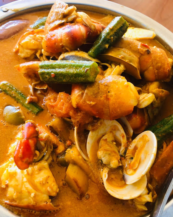 Seafood Dinner at Top Spot Food Court in Kuching
