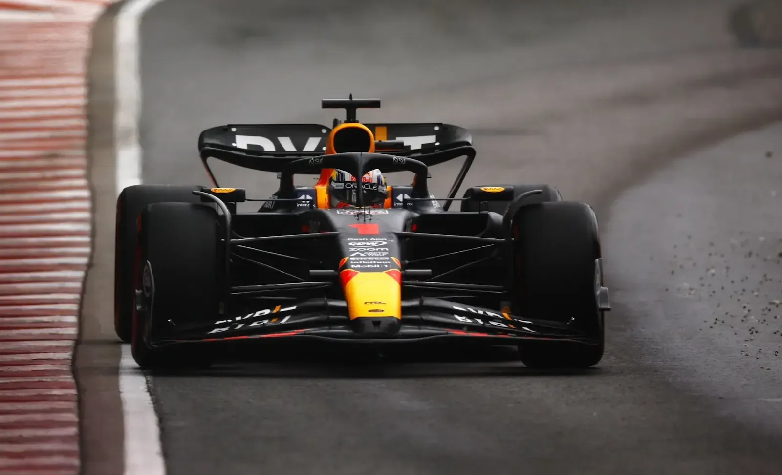 Max Verstappen al volante della Red Bull