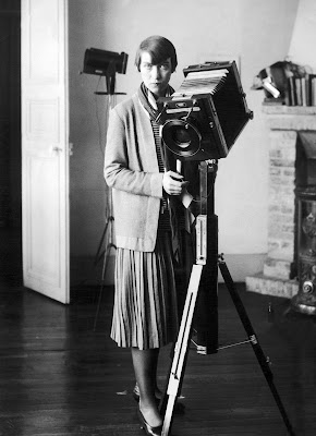 BERENICE ABBOTT UNE DES ASSISTANTE DE MAN RAY IN SEARCH MY HOME IN PARIS