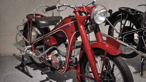 Sepeda motor Honda pertama bermesin Dream D tahun 1949 - 1951