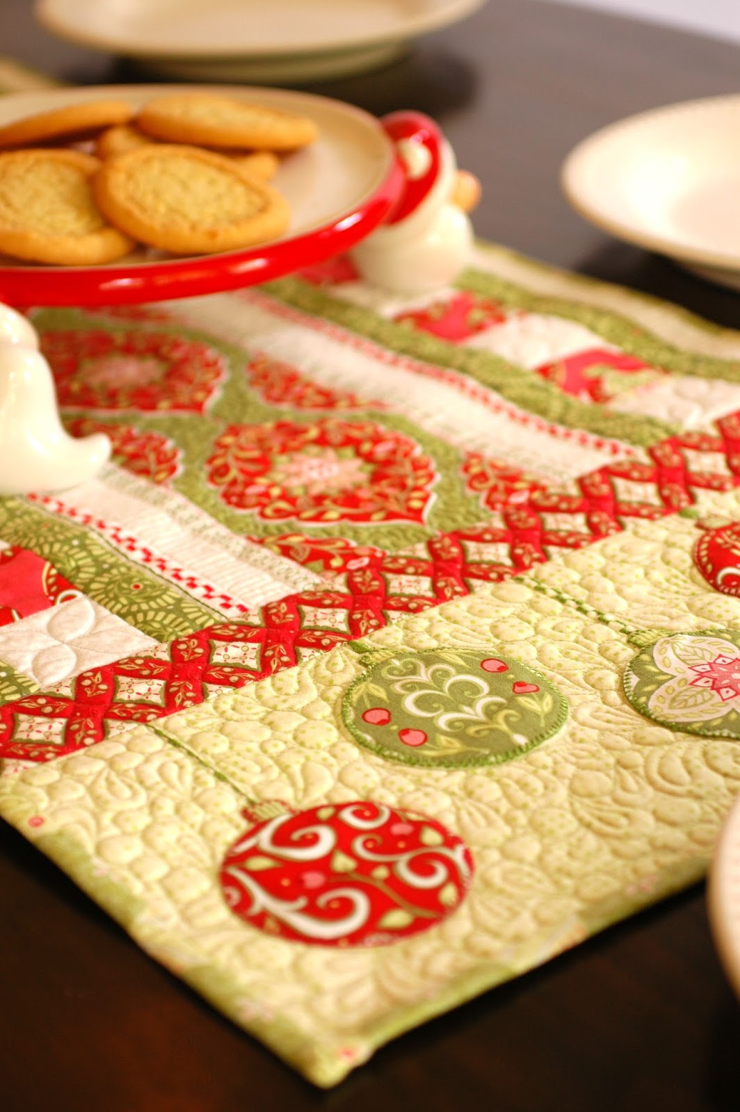 table my bouquet runner line runner holiday holiday holiday table for blend featuring