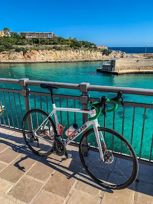 carbon road bike rental in Castro Marina Puglia