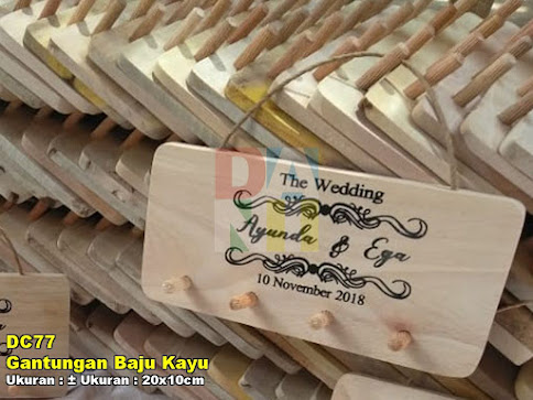  Gantungan  Kunci Kayu  Souvenir  Pernikahan