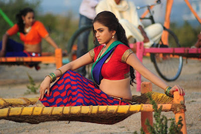 Sheena Shahabadi hot Navel Photos in Half Saree