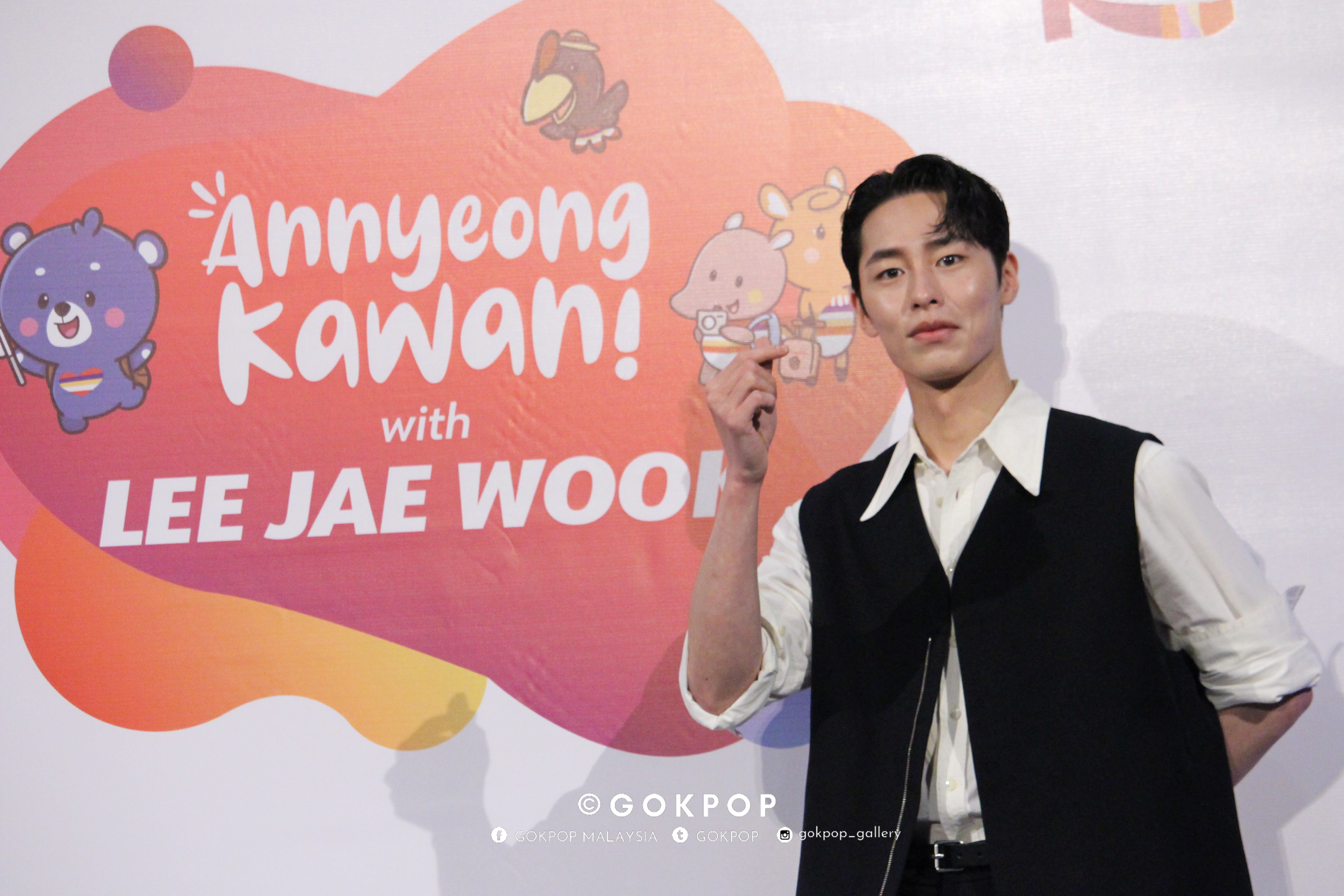 Actor Lee Jae Wook 1st Visit & Receives Warm Welcome From Malaysian Fans!