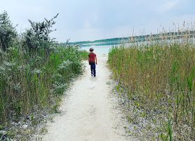 Jednodniowe wycieczki z dziećmi nad jezioro. Osadnik Gajówka i Łagów Lubuski - podróże z dzieckiem - wakacje z dzieckiem w Polsce - zbiornik Jeziorsko na Warcie