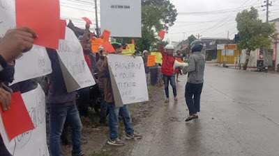 Uang Makan dan Transport Dilarikan Koordinator, Massa Pendemo Anies di Solo Nangis Kelaparan