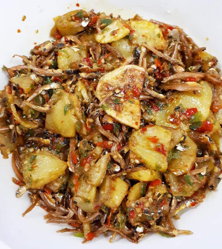 Makan Minum Best: Resepi Sambal Kentang & Ikan Bilis ...