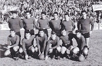 📸REAL VALLADOLID DEPORTIVO 📆17 enero 1960 ⬆️Estrems, Solé, Matito, Juanjo García, Pontoni, Parcet (portero suplente). ⬇️Joselín, Mirlo, Aramendi, Zaldúa, Endériz y Martinet. ELCHE C. F. 2 REAL VALLADOLID DEPORTIVO 1 Domingo 17/01/1960, 16:30 horas. Campeonato de Liga de 1ª División, jornada 18. Elche, Alicante, estadio Altabix. GOLES: ⚽0-1: 46’, Mirlo. ⚽1-1: 62’, César. ⚽2-1: 77’, Pauet.