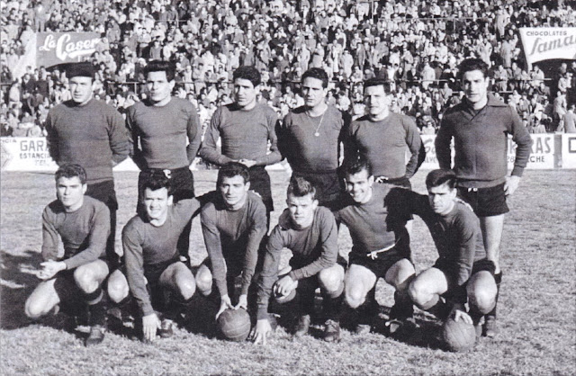 📸REAL VALLADOLID DEPORTIVO 📆17 enero 1960 ⬆️Estrems, Solé, Matito, Juanjo García, Pontoni, Parcet (portero suplente). ⬇️Joselín, Mirlo, Aramendi, Zaldúa, Endériz y Martinet. ELCHE C. F. 2 REAL VALLADOLID DEPORTIVO 1 Domingo 17/01/1960, 16:30 horas. Campeonato de Liga de 1ª División, jornada 18. Elche, Alicante, estadio Altabix. GOLES: ⚽0-1: 46’, Mirlo. ⚽1-1: 62’, César. ⚽2-1: 77’, Pauet.