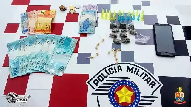 Polícia Militar prende três mulheres por tráfico de drogas em Barra de Turvo
